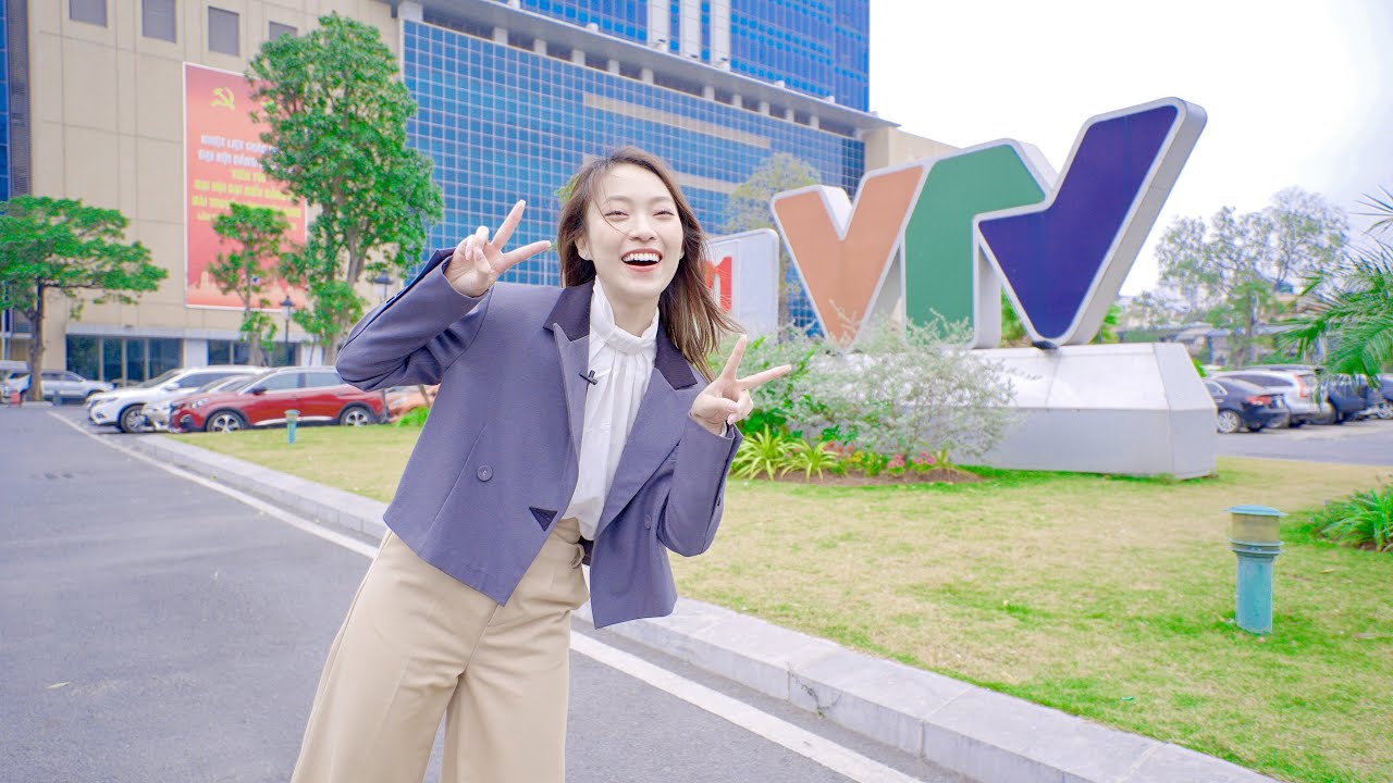 Khánh Vy - Một ngày đi làm tại VTV | Sau tốt nghiệp, mình làm gì? 
